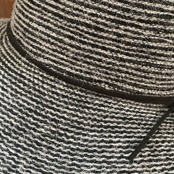 Gray hat - Picture 6 of 6